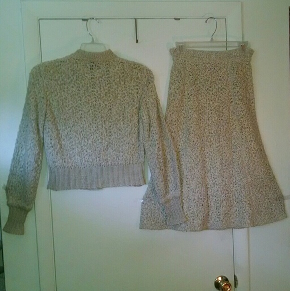 Vintage Rare crochet/knit 2 pc sweater skirt set - Picture 14 of 16